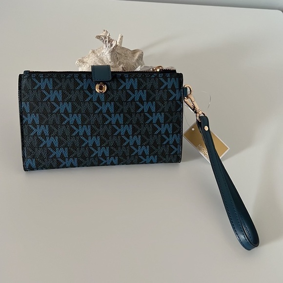 Michael Kors double zipped wristlet - Picture 2 of 4